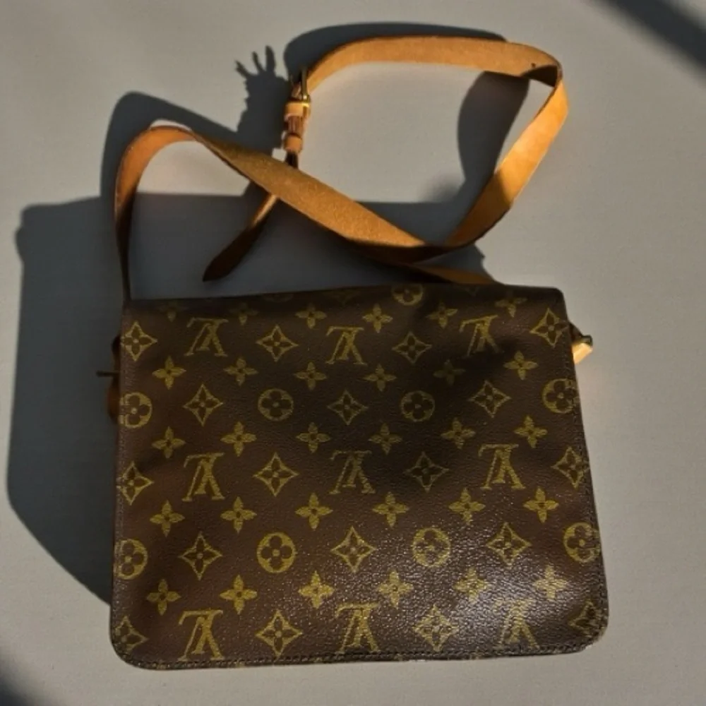 Louis Vuitton Cartouchiere GM Shoulder Bag / COA